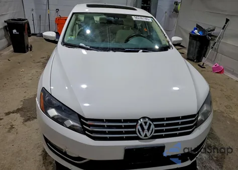 2013 Volkswagen Passat Se z USA, uszkodzony, nr VIN 1VWBN7A30DC018771